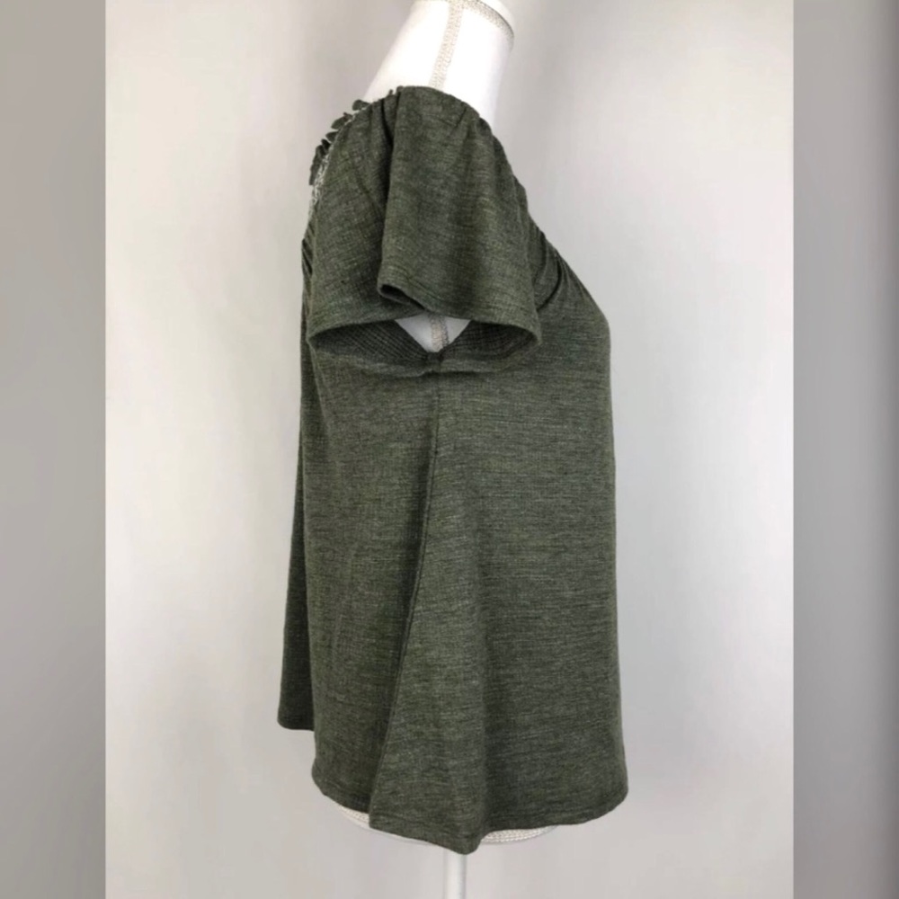 NWT Cable & Gauge Off Shoulder Smocked Green Shirt - Picture 5 of 8